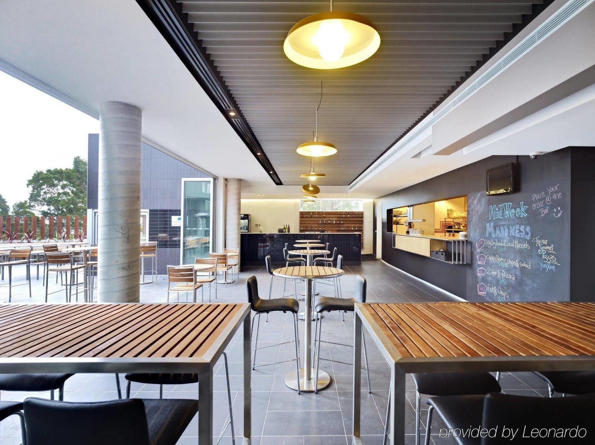 Отель Atura Dandenong Doveton Экстерьер фото